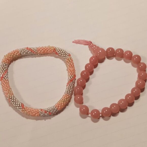 2 bracelets - Picture 1 of 3